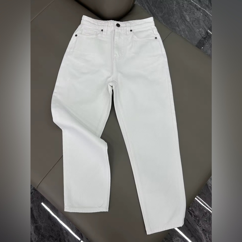 BNWOT Khaite White Denim Jeans